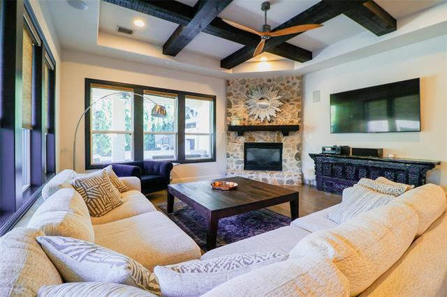 Building Photo - 316 Hollow Way