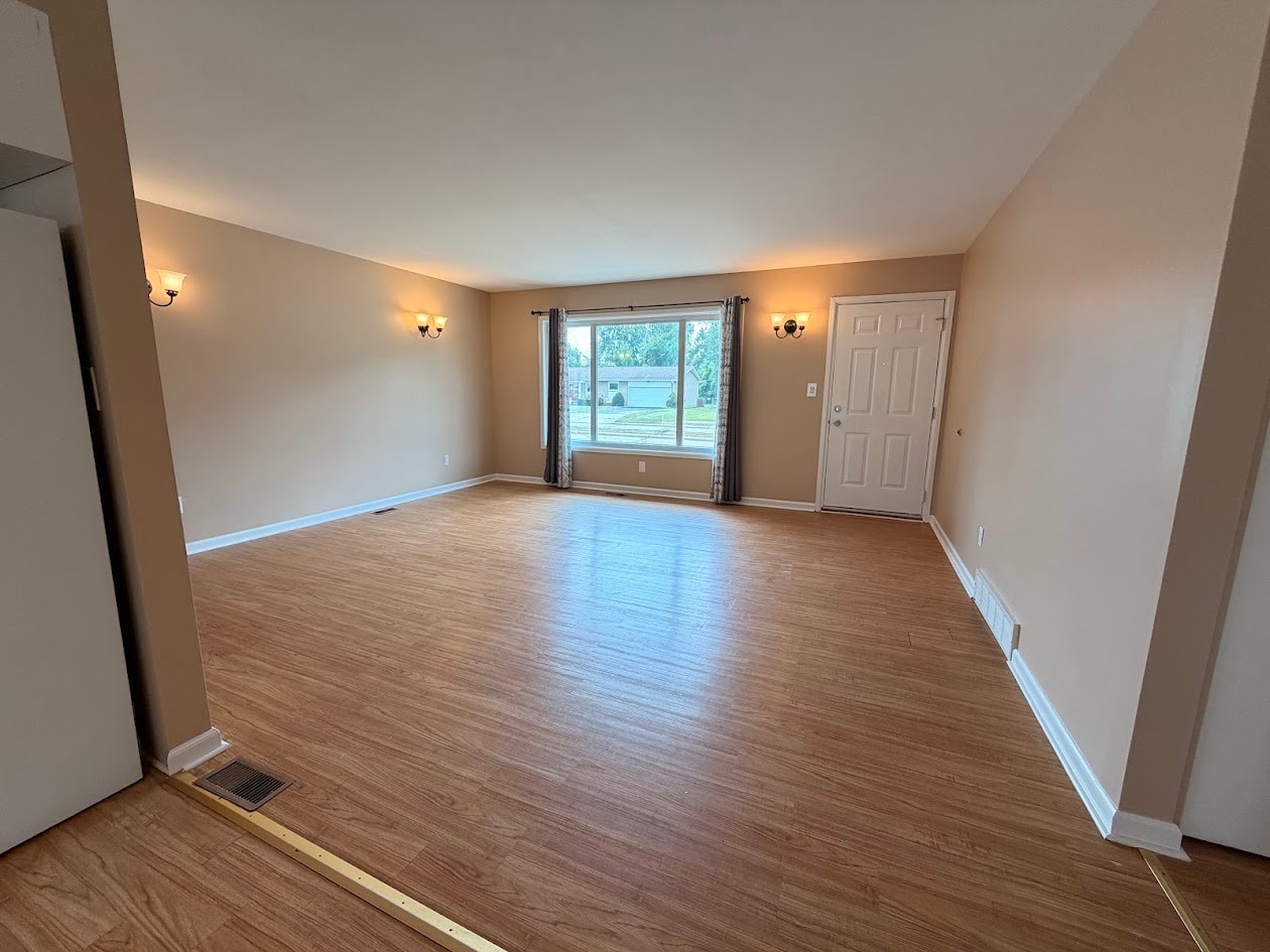 Building Photo - 29594 Maplewood St