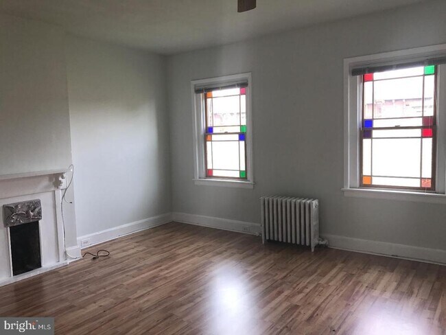 Building Photo - 824 N 21st St