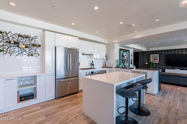 Building Photo - 4422 N 75th St