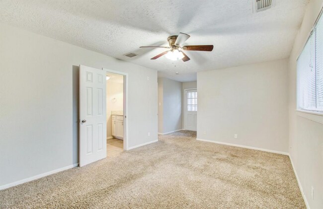 Building Photo - 29502 Raestone St