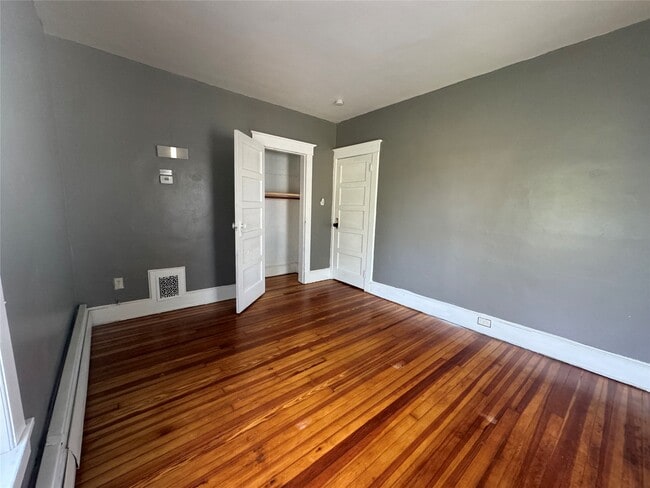 Building Photo - 325 Riverside Dr