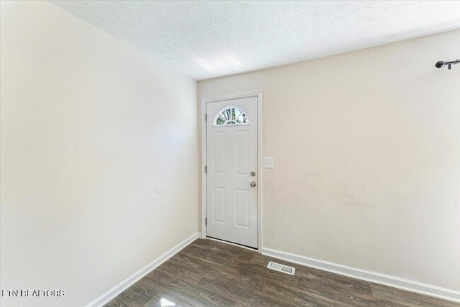 Building Photo - 158 Hamilton Cir