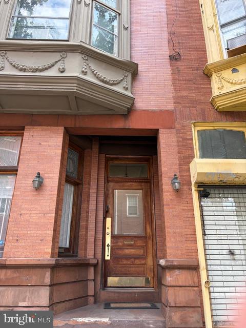 Building Photo - 423 S 15th St