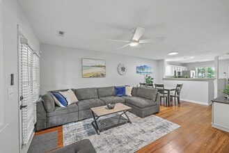 Building Photo - 549 Tayrn Dr