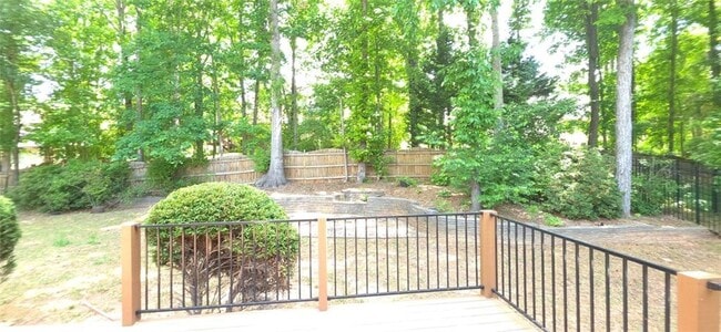 Building Photo - 606 Lakeshore Ct