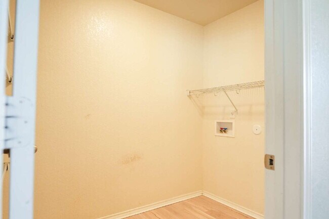 Building Photo - 11934 Dove Ranch