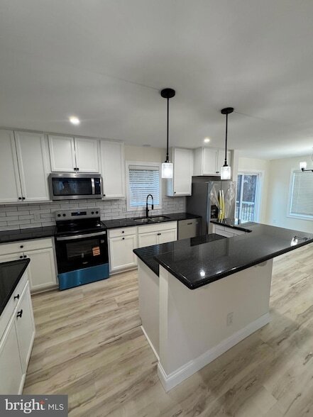 Building Photo - 1140 Parkside Ave.