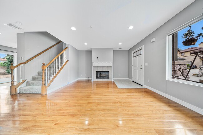Building Photo - 1223 S Alta Vista Ave