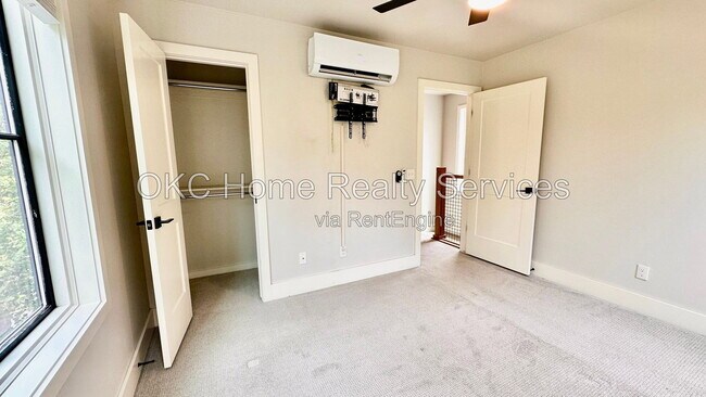 Building Photo - 941 Pedalers Ln