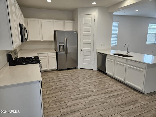 Building Photo - 4150 E Sagebrush St