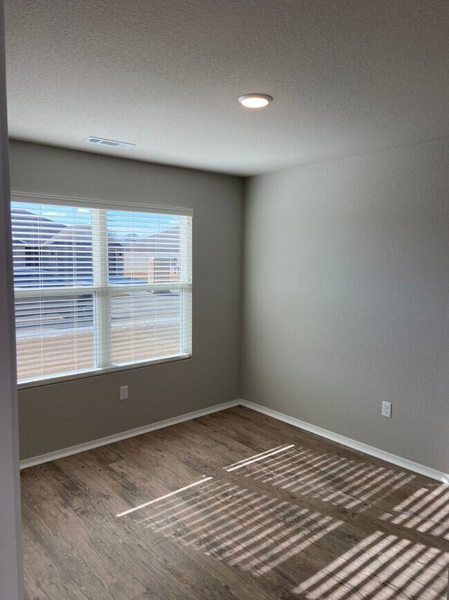 Building Photo - PRE-LEASING NOW | Stylish 4 Bed, 2 Bath Home in Conrad Court