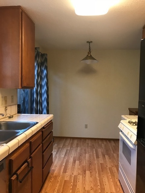 Building Photo - Great 2 Bedroom 2 Bath Condo in Seaside