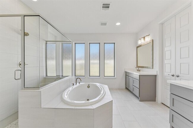 Building Photo - 253 Rosetta Lp