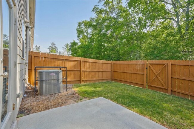 Building Photo - 2235 Mulsanne Dr