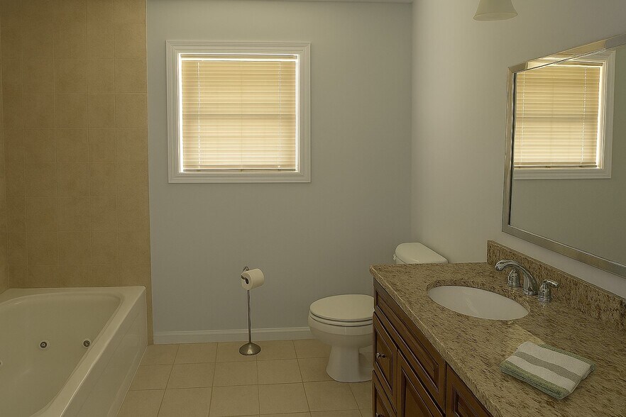 Building Photo - 6 Pepperbush Court