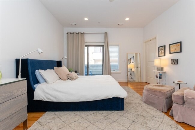 Building Photo - 769 Heath St