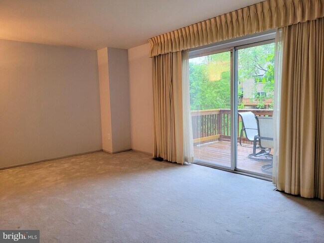 Building Photo - 1 Crotona Ct