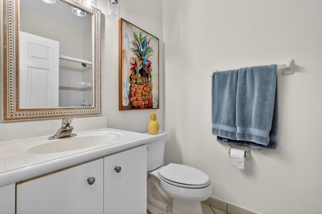 Building Photo - 7116 Cataluna Cir