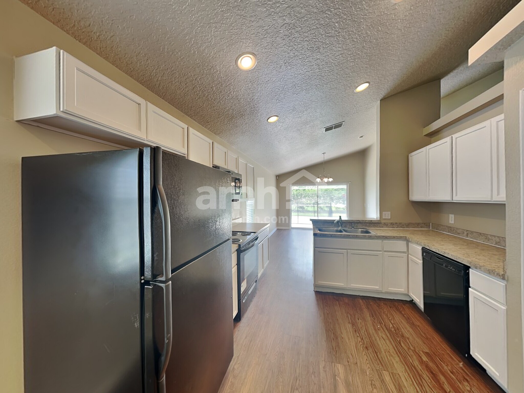 Building Photo - 2645 Willow Glen Cir