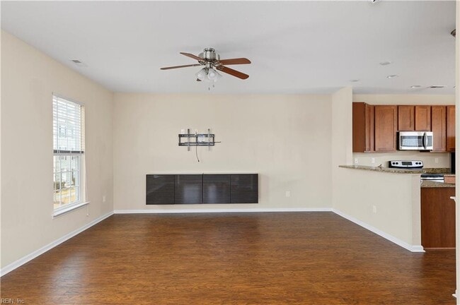 Building Photo - 4956 Almandine Ave