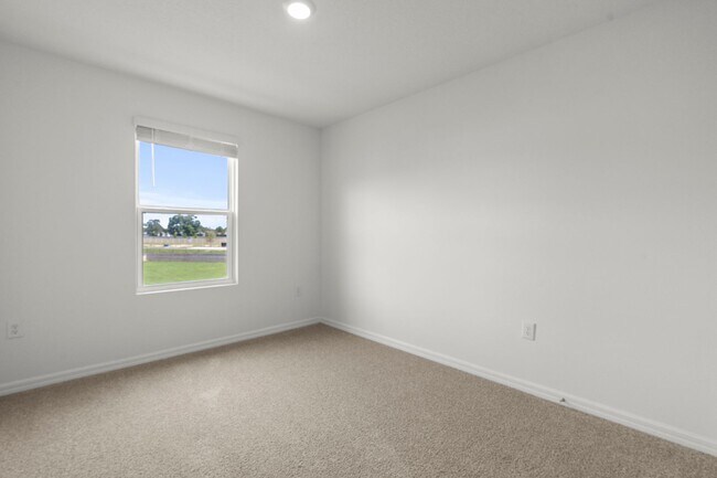 Building Photo - Townhouse at Laurel Commons