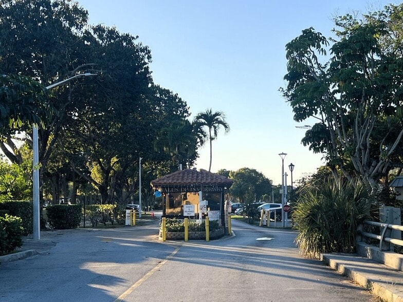 Building Photo - 6301 N Falls Cir Dr