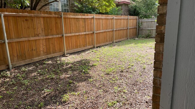 Building Photo - Nice Single Story in Waterford Oaks-Cedar Hill