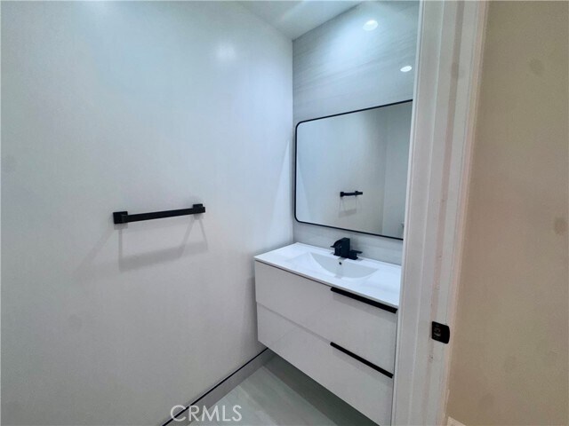 Building Photo - 10787 Las Lunitas Ave