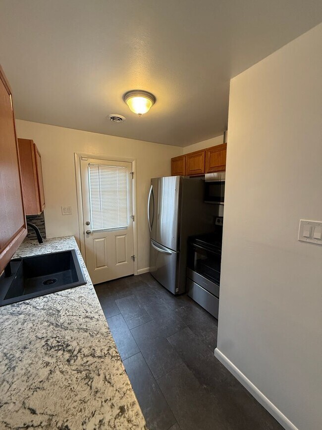 Building Photo - 1411 Harrison St