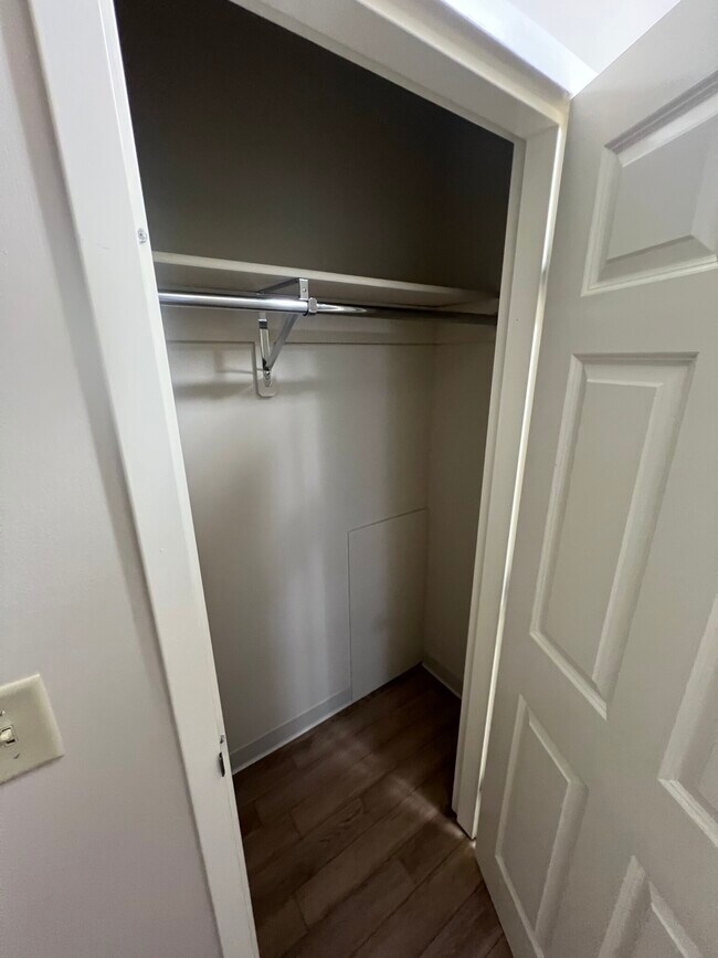 Building Photo - 10 Florence St