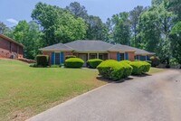 Building Photo - 2120 Weatherstone Cir SE