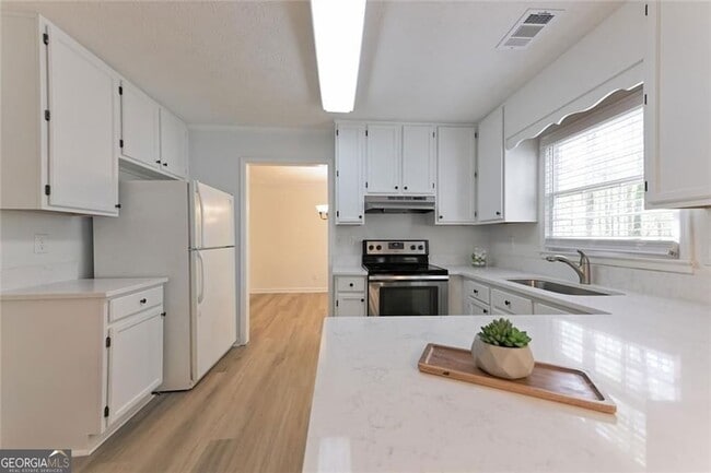 Building Photo - 2208 Heritage Trace Dr