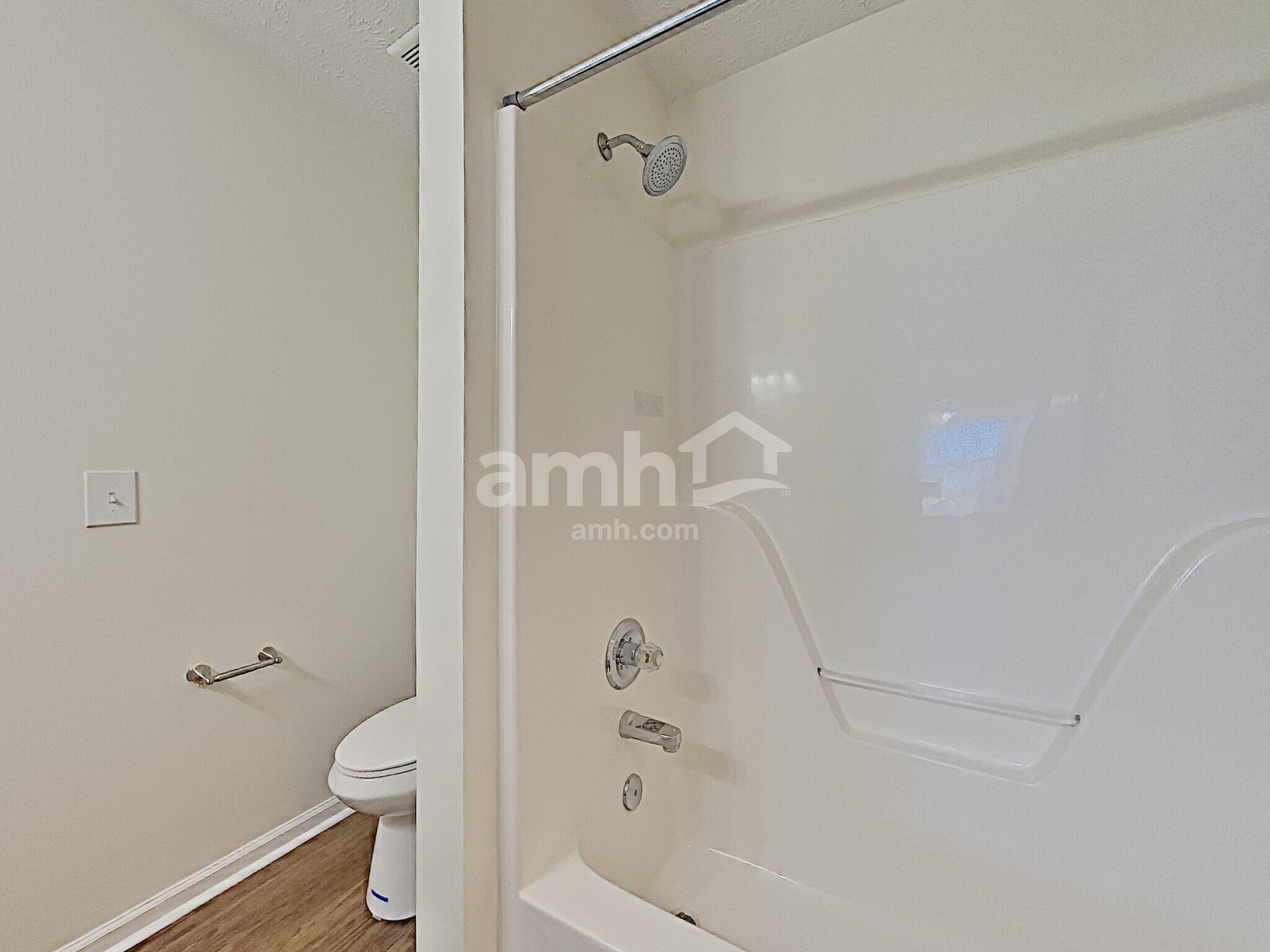 Building Photo - 1507 Killarney Dr