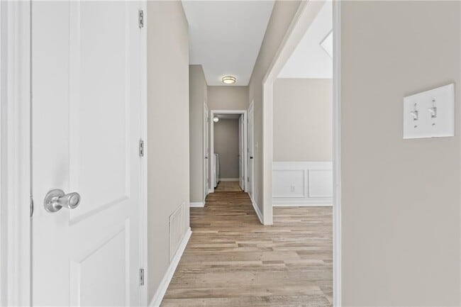 Building Photo - 2878 Calhoun Square