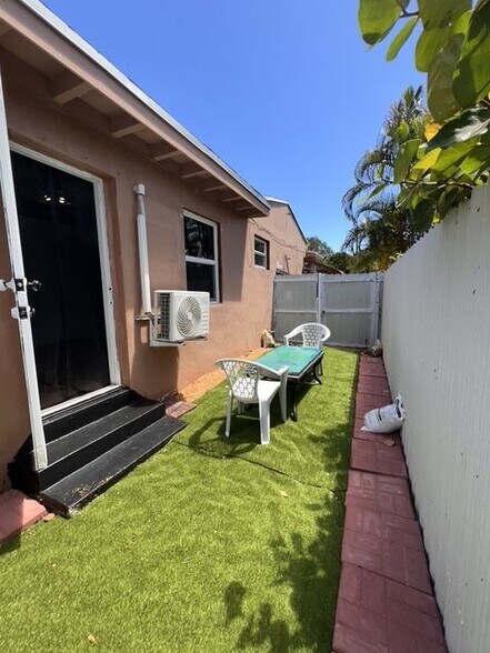 Building Photo - 1355 NE 129th St