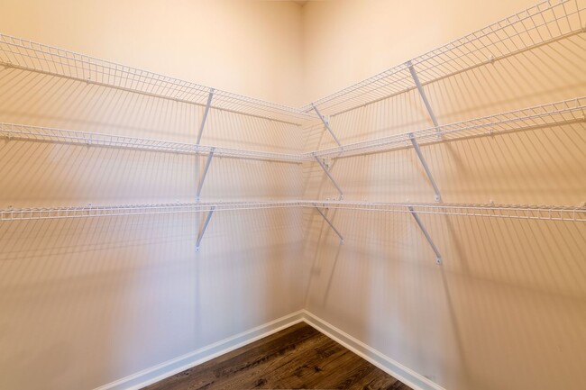 Building Photo - Spacious Family Home for Rent in Fairburn,...