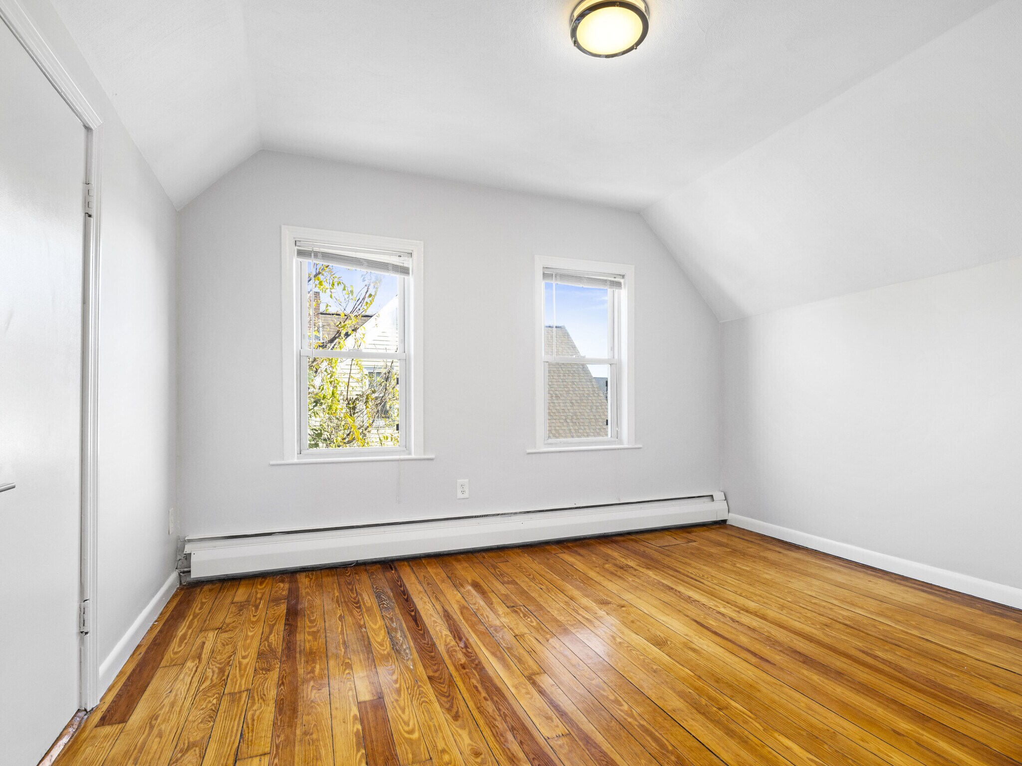 Building Photo - 42 William St