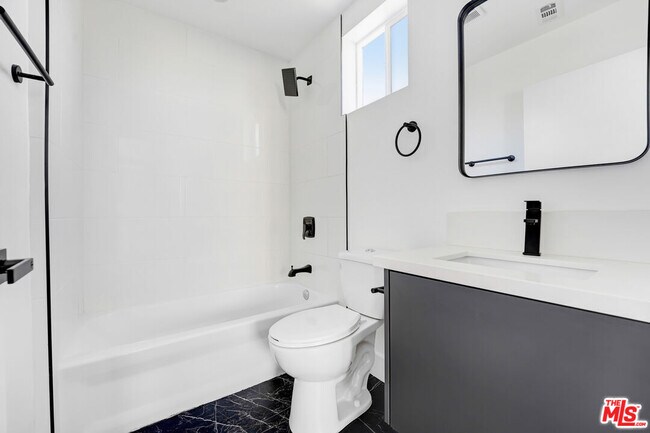 Building Photo - 1200 W 38th St