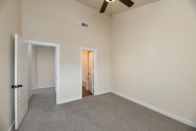 Building Photo - AVAILABLE NOW! GORGEOUS 2 BEDROOM FOUR PLEX LOCATED IN MIDLOTHIAN ISD!