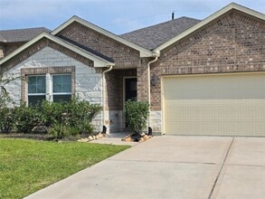Building Photo - 2011 Cherryvale Dr