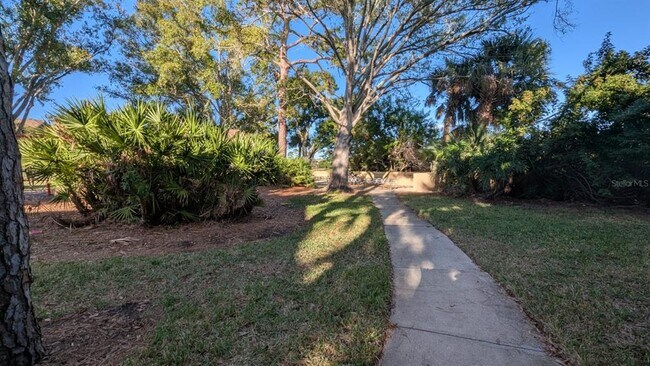 Building Photo - 4061 Crockers Lake Blvd