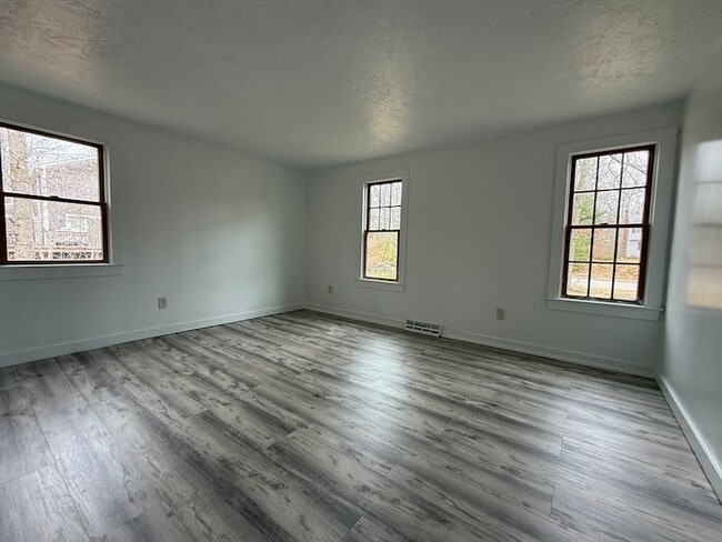 Building Photo - 63 Crabtree Rd