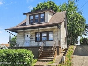 Building Photo - 405 Fig St