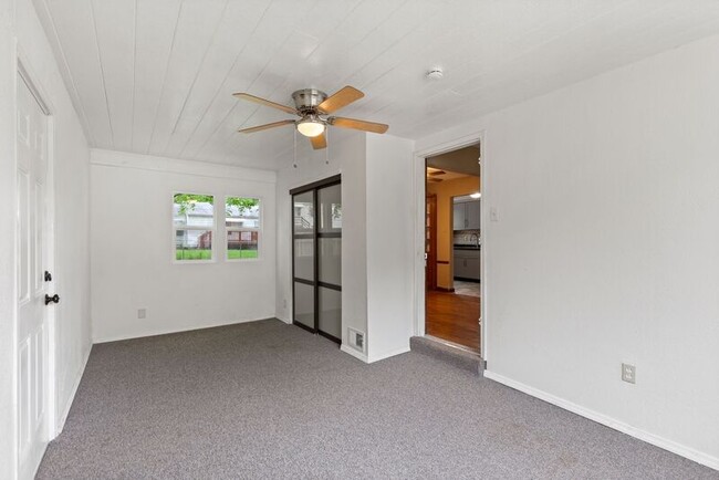 Building Photo - 1167 Ashford Dr