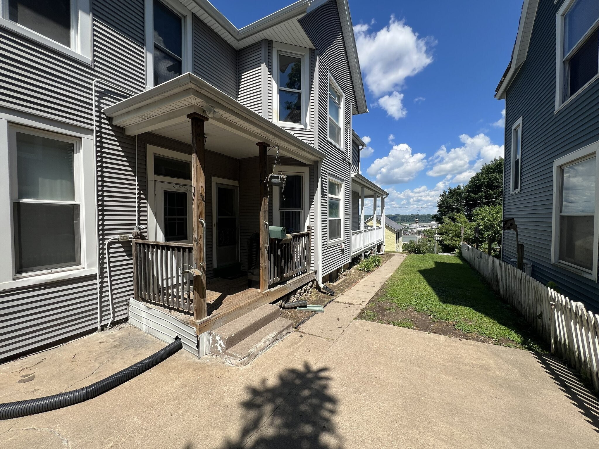 Building Photo - 1525 Fairview Pl