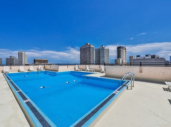 Building Photo - 2754 N Hampden Ct