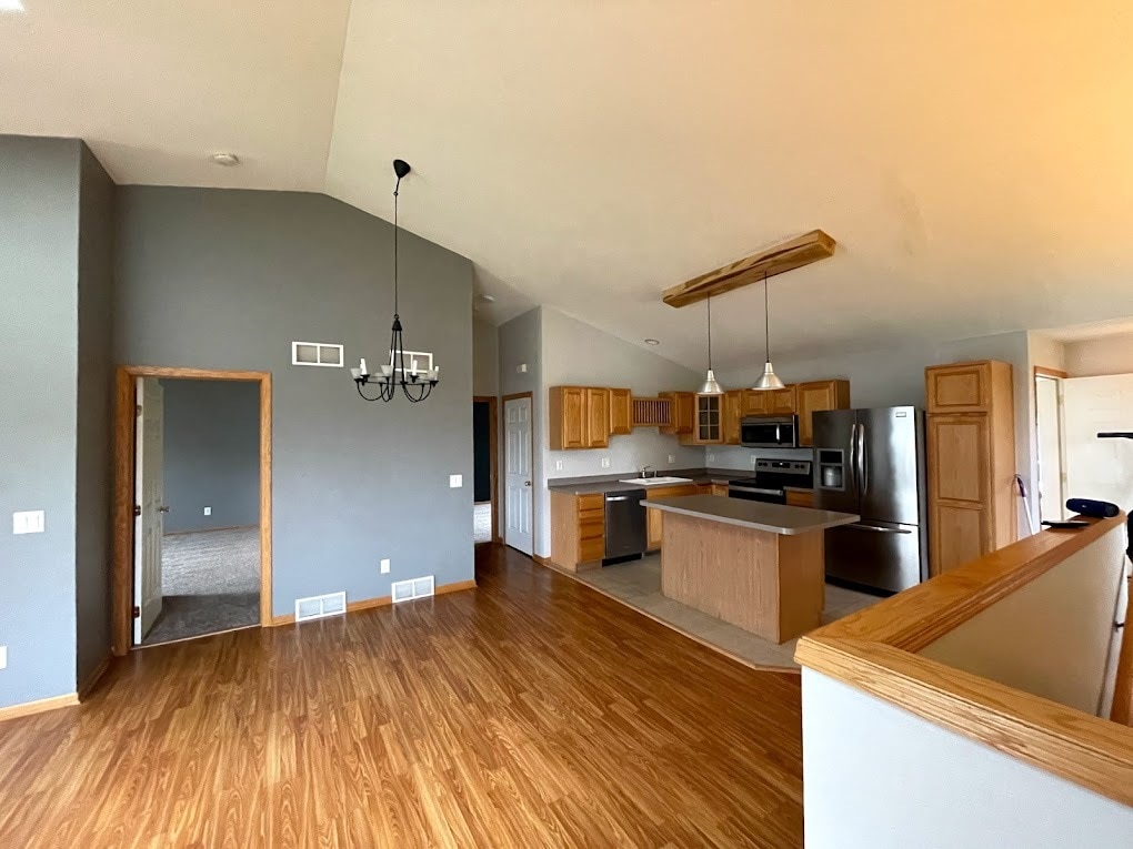 Kitchen W/Vaulted Ceilings - 1051 Tamarack Way
