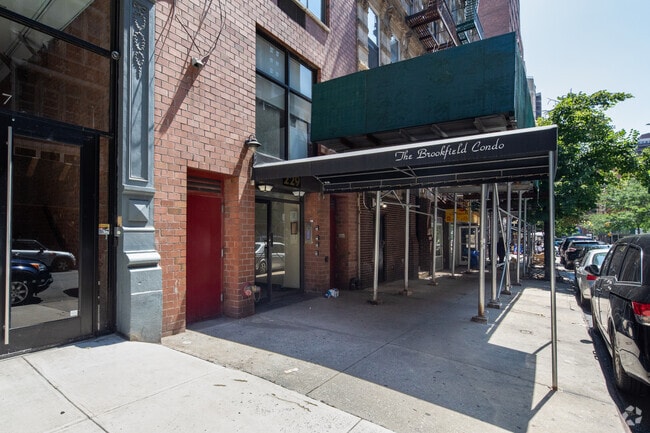 Building Photo - 229 E 24th St