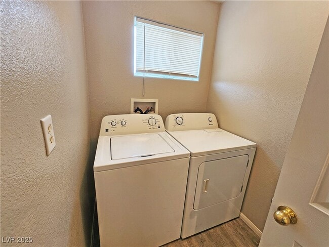 Building Photo - 200 S Mount Charleston Dr E